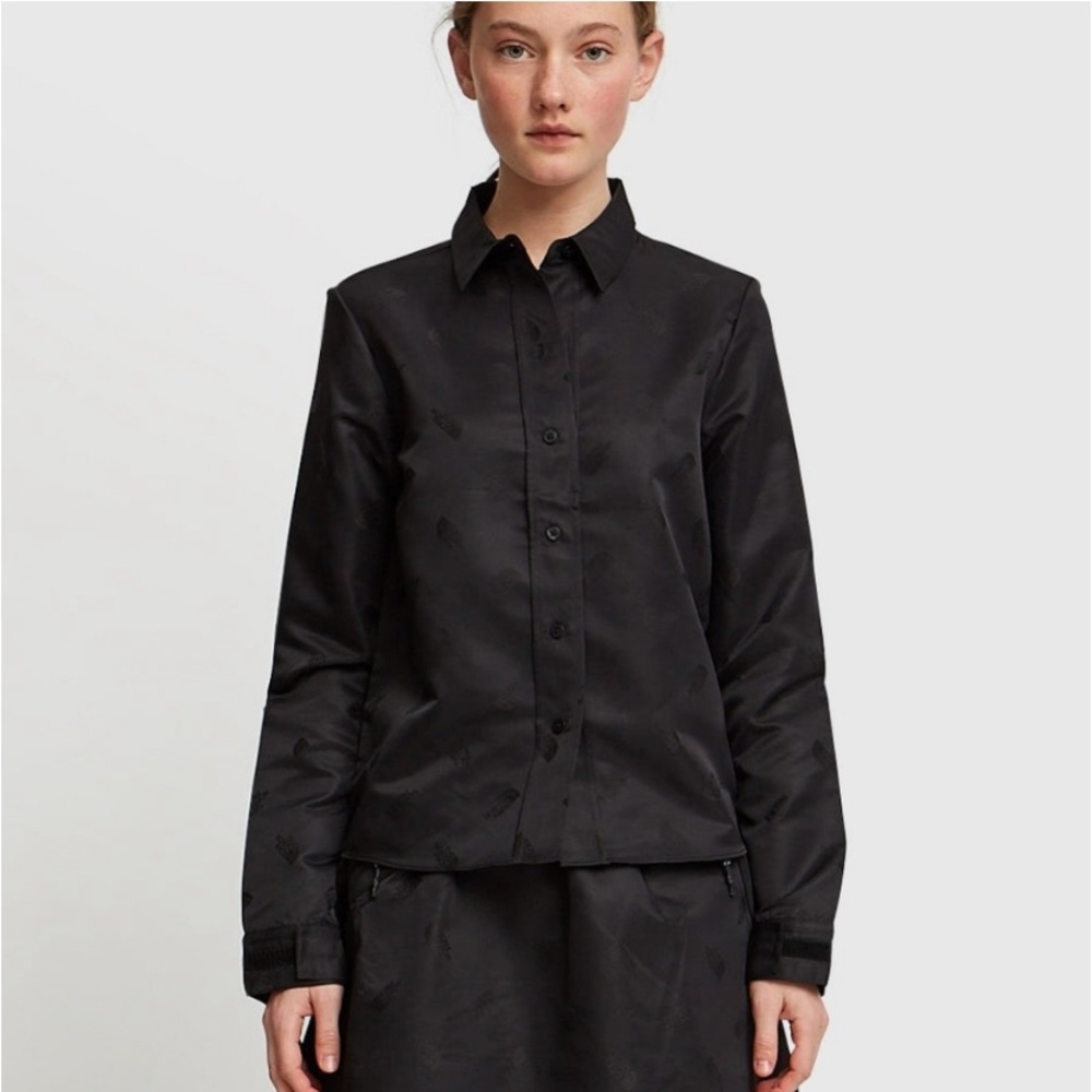 NWT The North Face Women Black Jacquard TNF Logo Button Down Shirt Retail $250